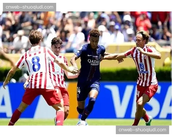 传闻:切尔西、巴黎圣日耳曼均派球探考察那不勒斯中卫拉赫马尼。 传闻:切尔西、巴黎圣日耳曼均派球探考察那不勒斯中卫拉赫马尼。