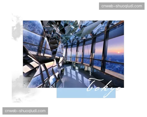 特写:洛里昂主场控制室内,导播在多个无人机视角与常规机位间的快速切换抉择 特写:洛里昂主场控制室内,导播在多个无人机视角与常规机位间的快速切换抉择